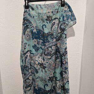 💙 Wrap Yourself in Elegance – Stunning Blue Scarf for Every Season! 💙